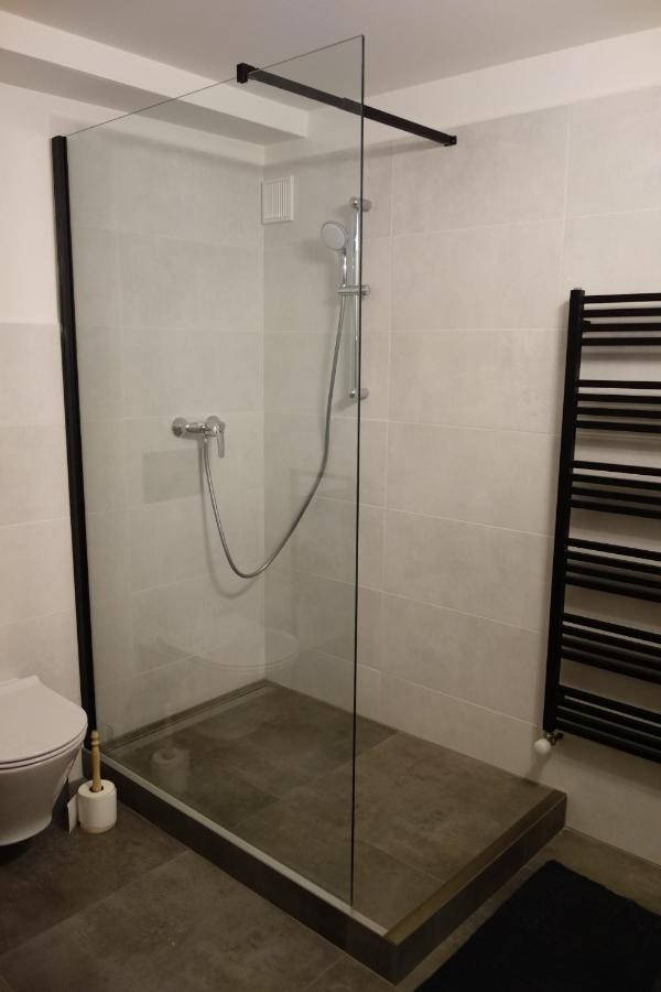 Pod Lipou Hotel Dolni Brusnice Exterior photo