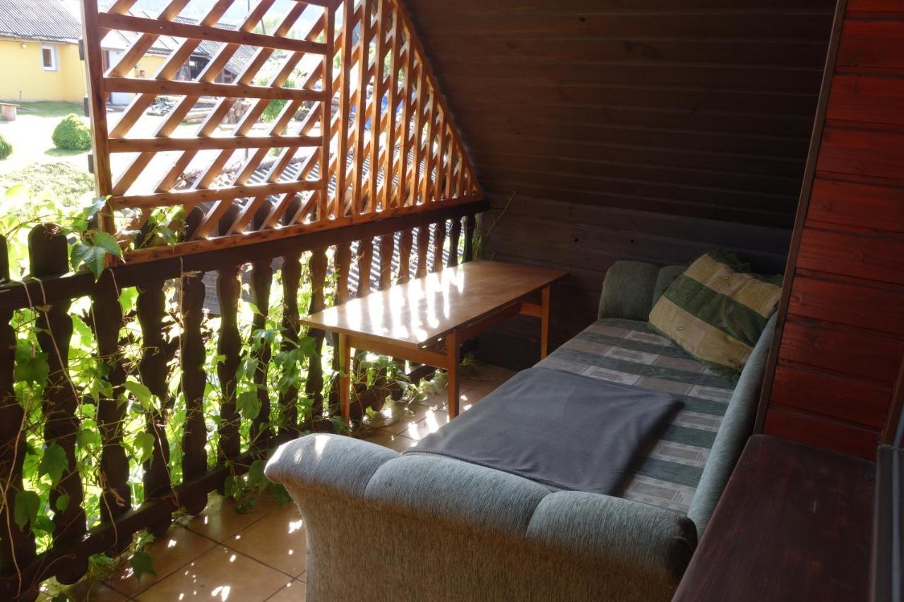 Pod Lipou Hotel Dolni Brusnice Exterior photo